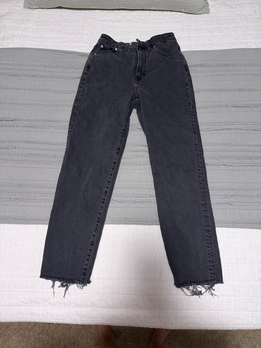 Madewell Black curvy Straight-Leg Jeans with Raw Hem